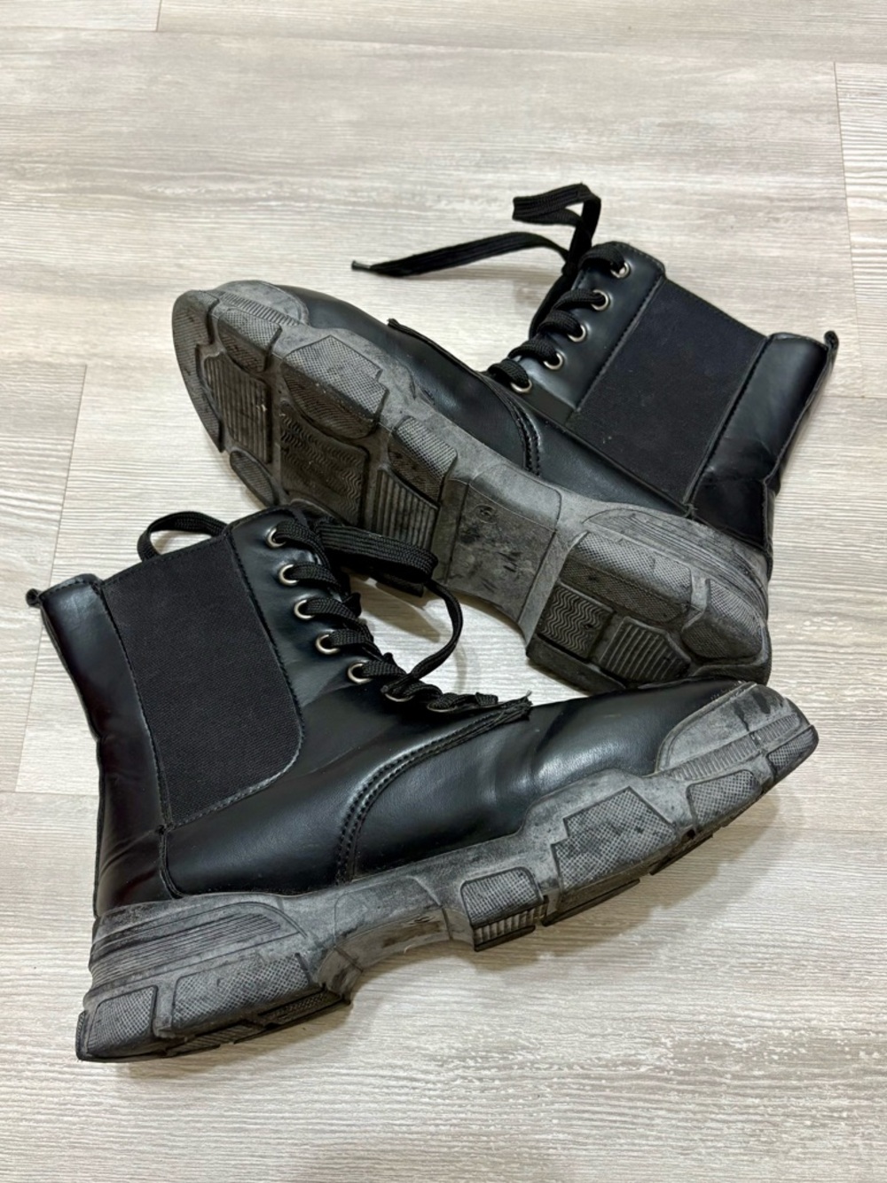 Vegan Leather Chelsea Combat Boots Chunky Lug Sole Black Women’s Size 5 - Picture 5 of 10